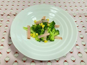 ブロッコリーとハムのサラダ