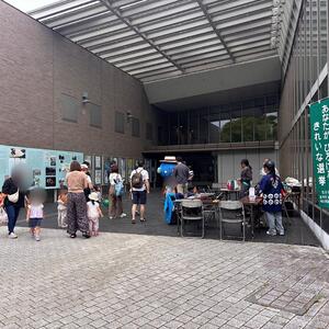 アビスタでの街頭啓発の様子